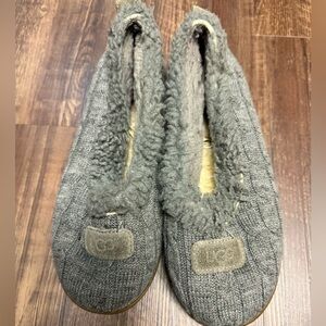 UGG Australia Rylan Gray Knit Sheepskin Slipper Shoes, size 9